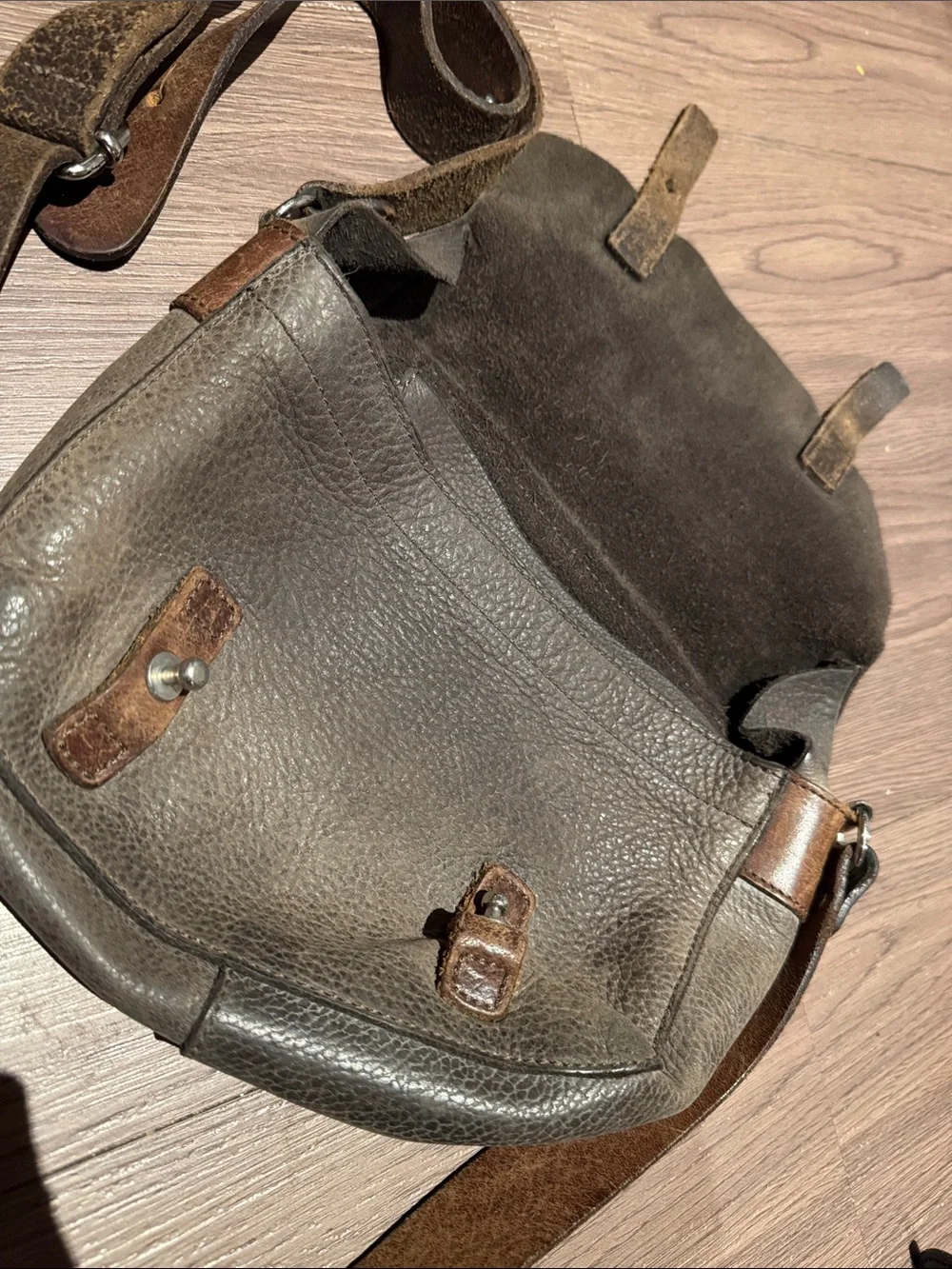 M0851 crossbody leather bag - Picture 7 of 9
